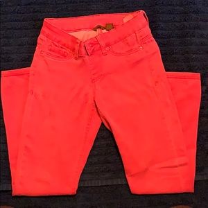 Women’s pink skinny jeans